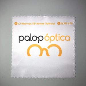 Gamuza para la limpieza de todo tipo de lentes oftálmicas.